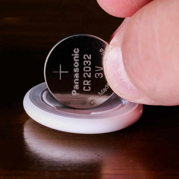 AirTag Battery Size: What Size Battery Does an AirTag Take?